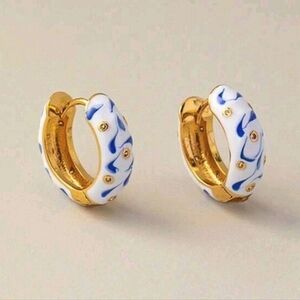 Blue and white porcelain enamel drip earrings; nwot